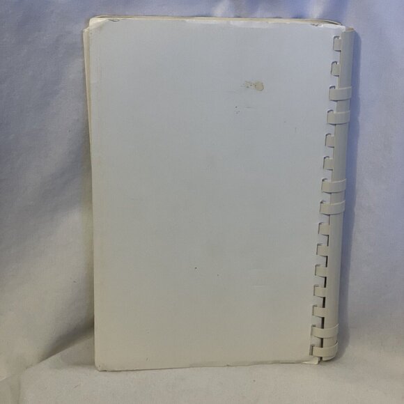 Women's Ministries 1991 Christmas and Holiday Cookbook Walter's Cookbooks Vintag - Picture 3 of 12